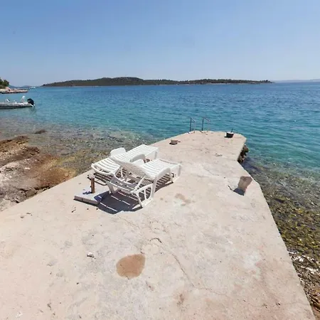 Villa Blue Star